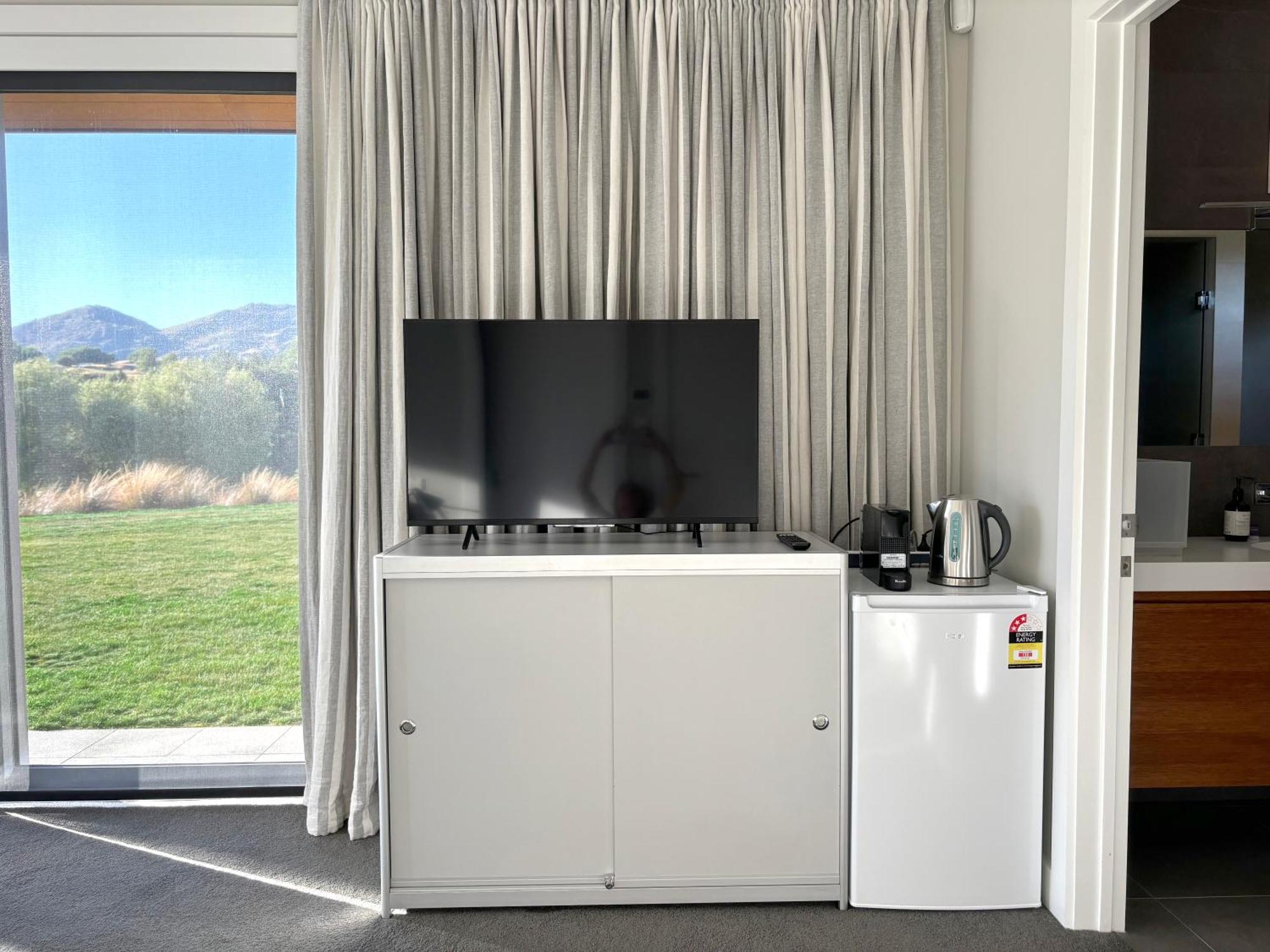 Tucker Beach Private Exclusive Retreat Квинстаун Номер фото